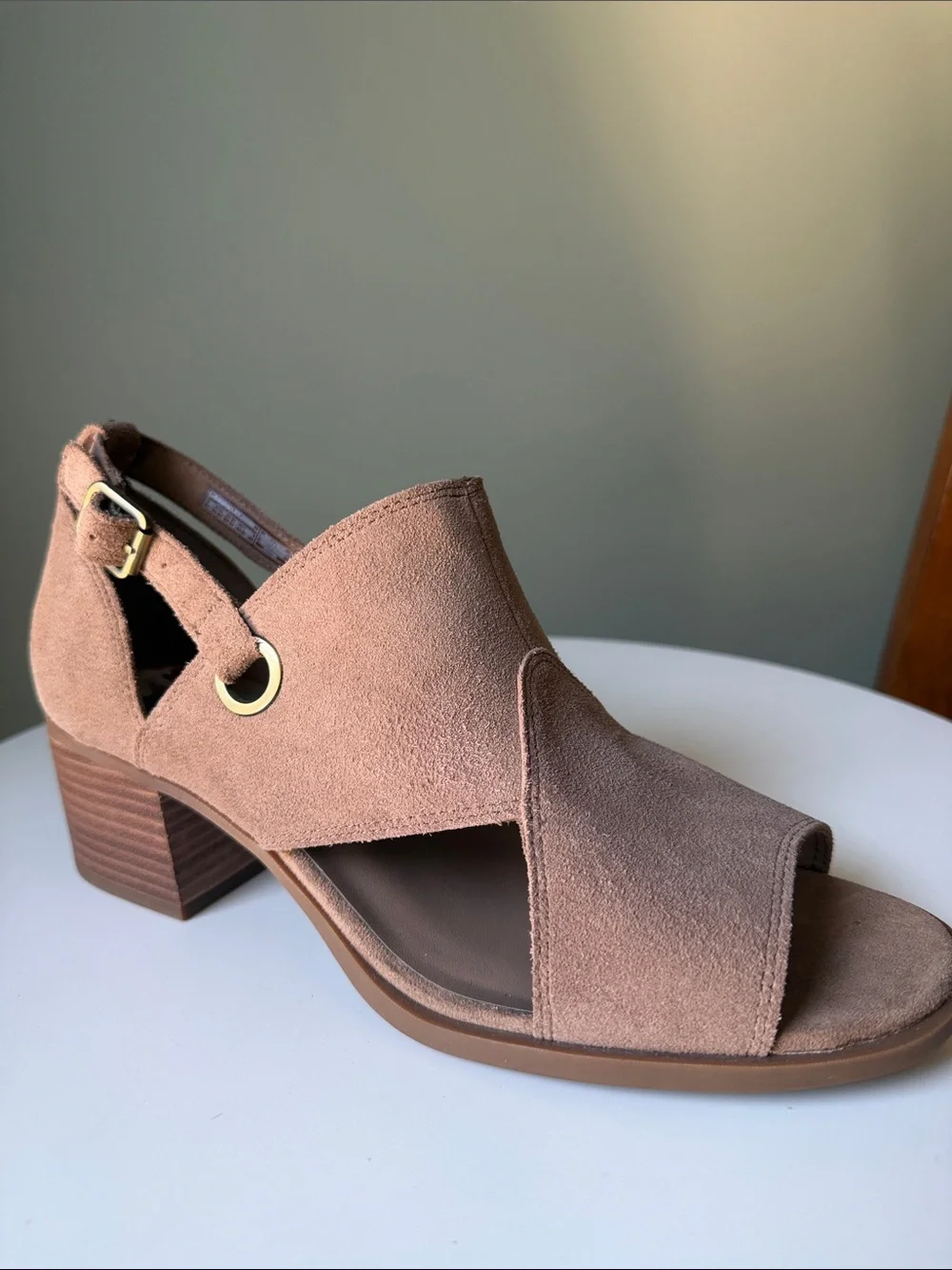 Koolaburra by UGG Suede Block Heel Sandals Ortholite Comfort open toe Adjustable